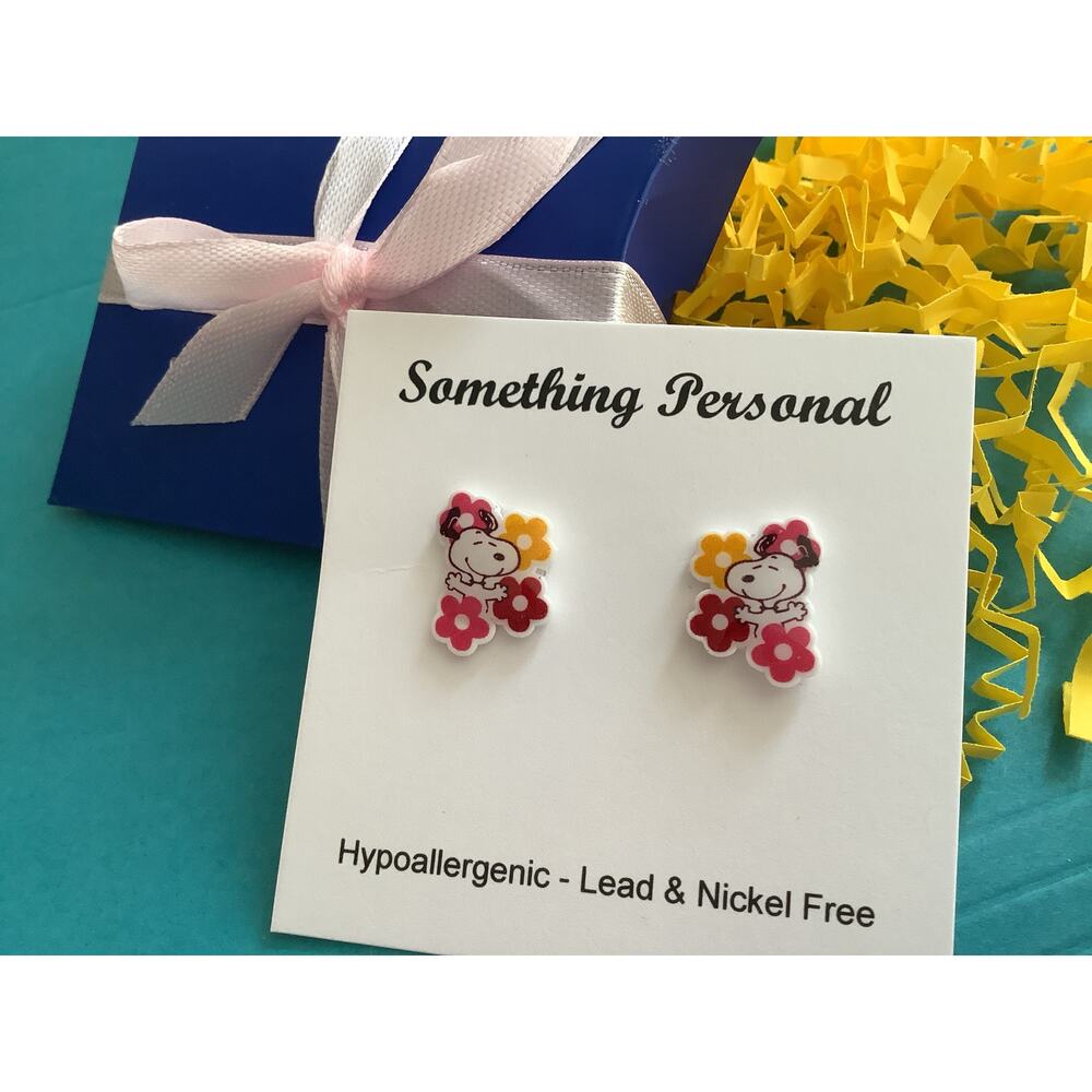 Snoopy Dancing in Flowers Post Earrings - Peanuts and the Gang - Picture 2 of 4